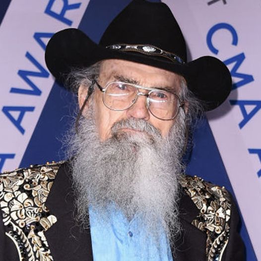 Prayers needed for “Duck Dynasty’s” beloved star Uncle Si Robertson for his major surgery…