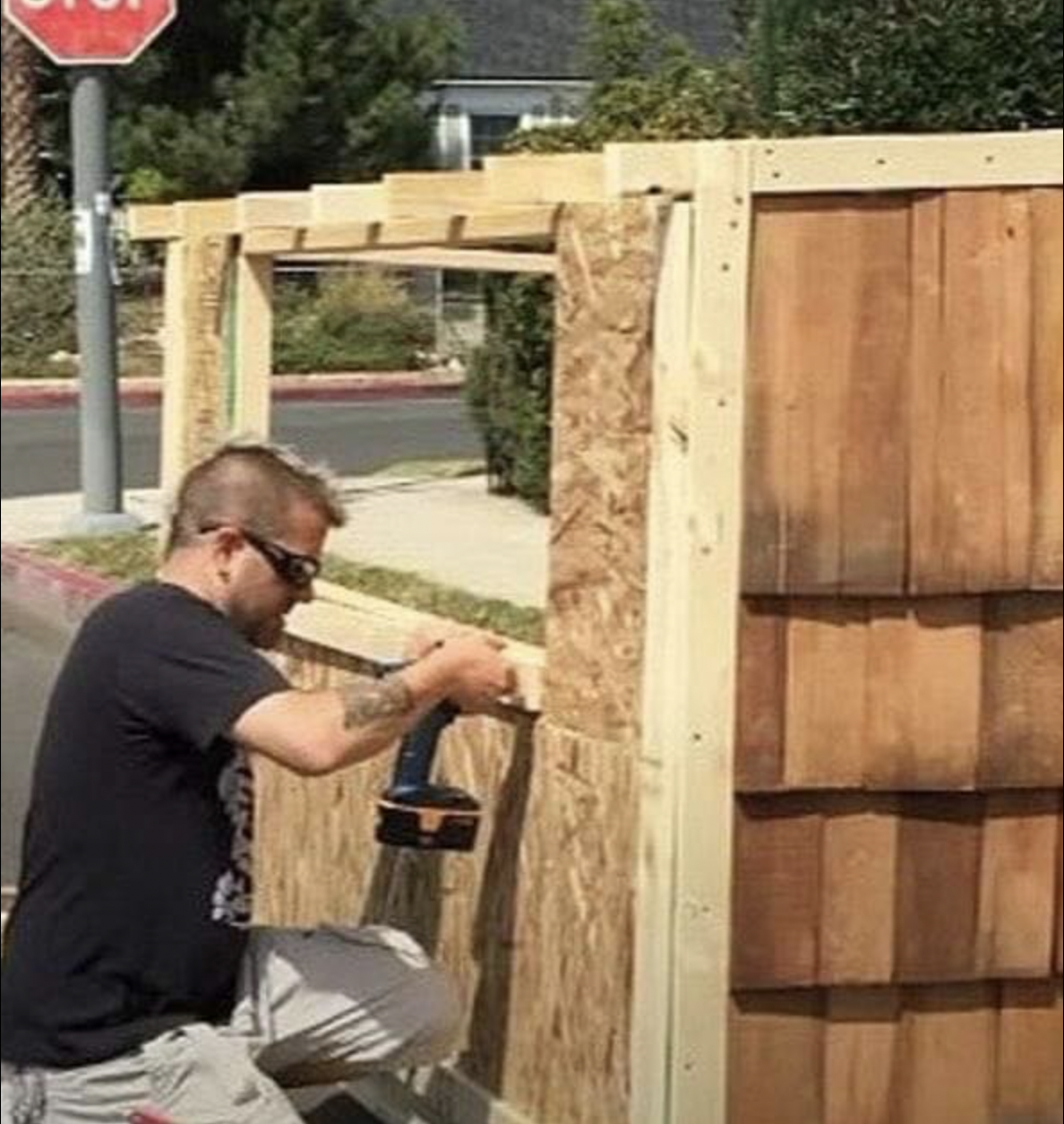 Man notices a homeless woman sleeping on the streets, decides to build a tiny house for her