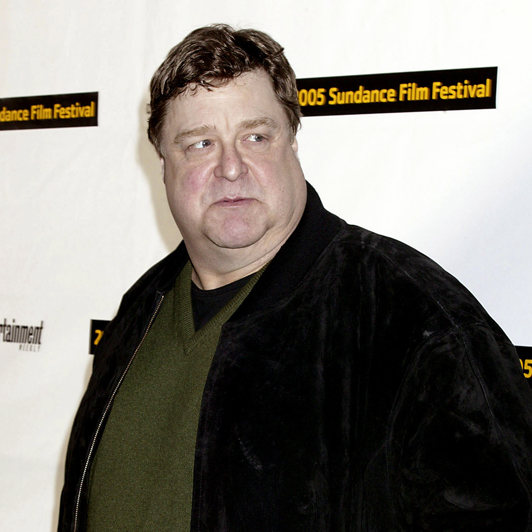 John Goodman shows of incredible weight loss in new pictures, and fans are loving it