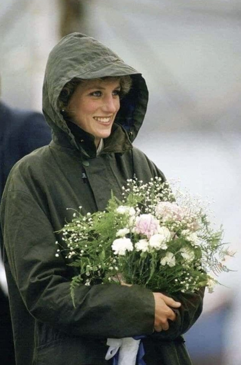 Never-before-seen pictures of Princess Diana