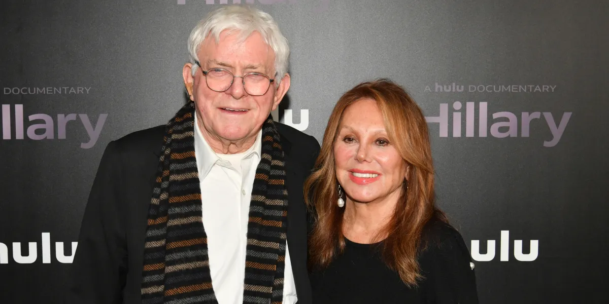 Marlo Thomas & Phil Donahue Show Rare PDA with a Sweet Backhug on the Beach in Throwback Photo